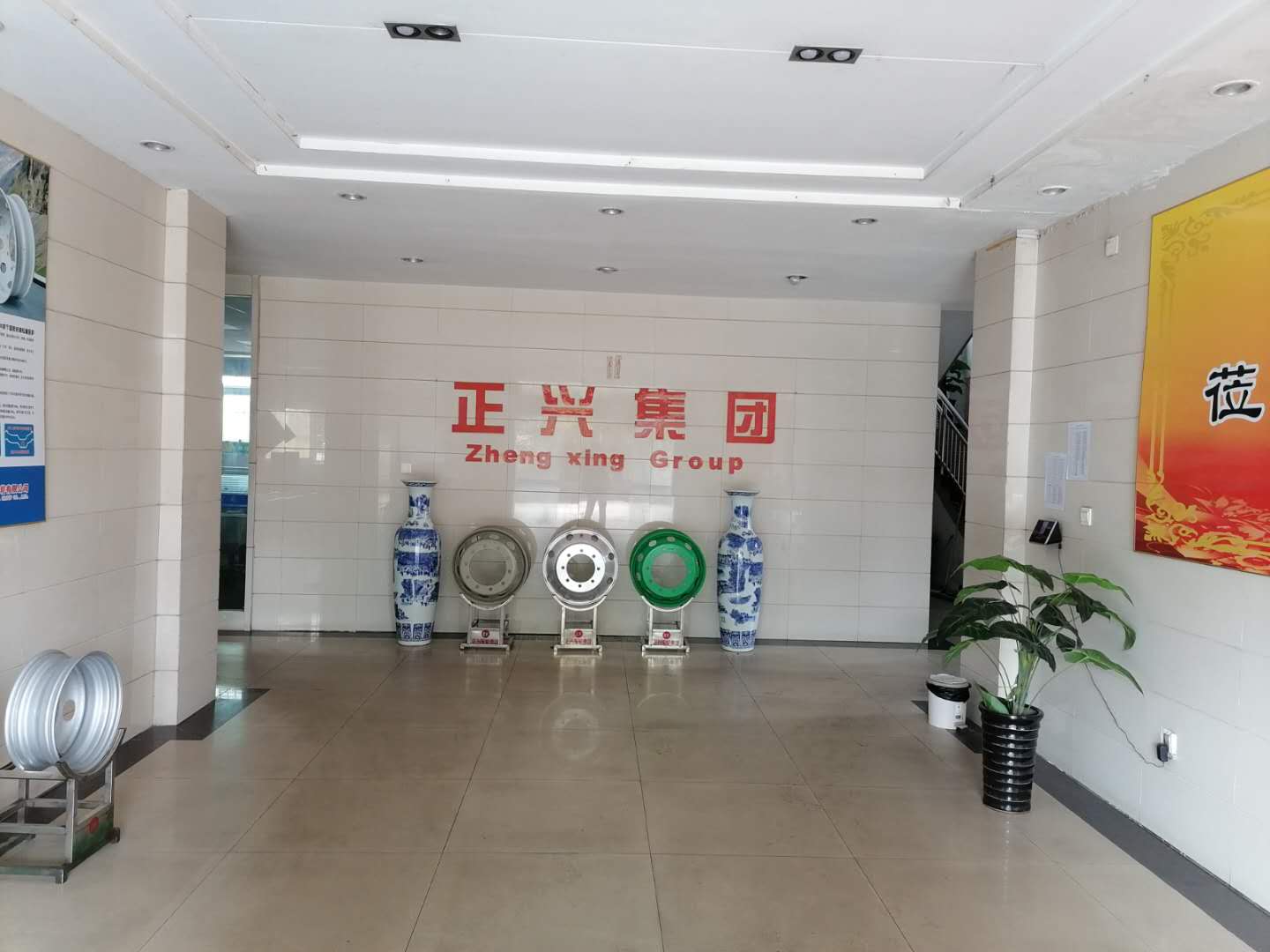 正興集團(tuán)四萬(wàn)平鋼結(jié)構(gòu)廠房防水維修